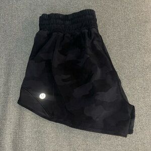 Dark Camo Lululemon Hotty hot shorts Size 4